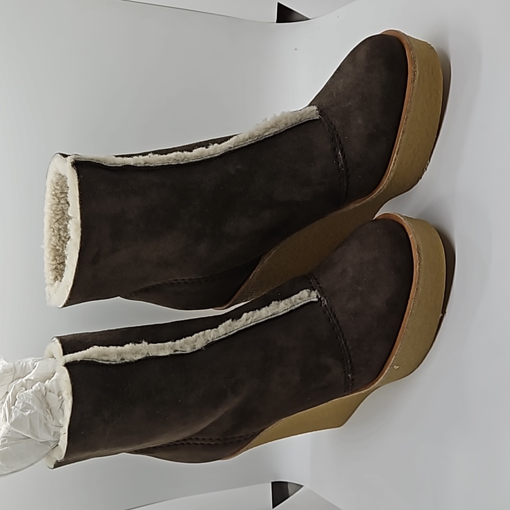 NIB Chloe sheepskin booties 37.5 EU